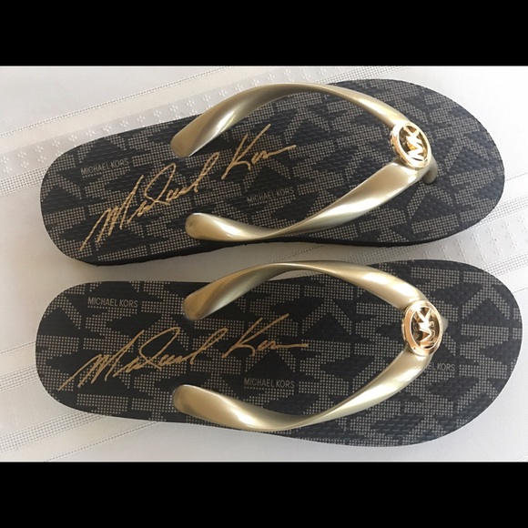 COPY - Michael Kors Flip Flops NEW @ AUTHENTIC - Picture 1 of 4